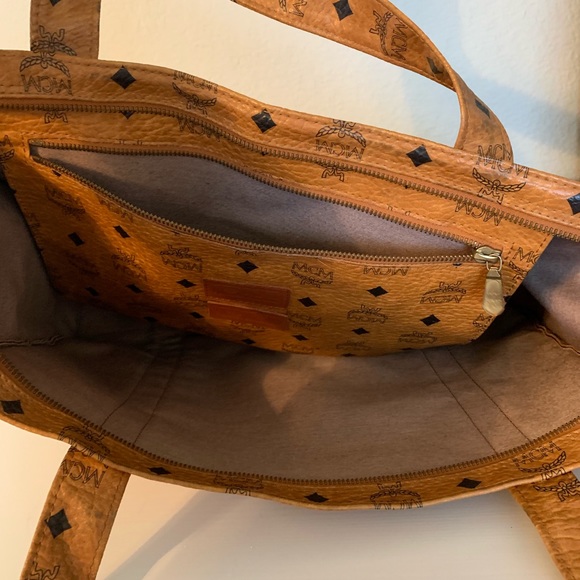 Large MCM tote bag - Picture 3 of 3